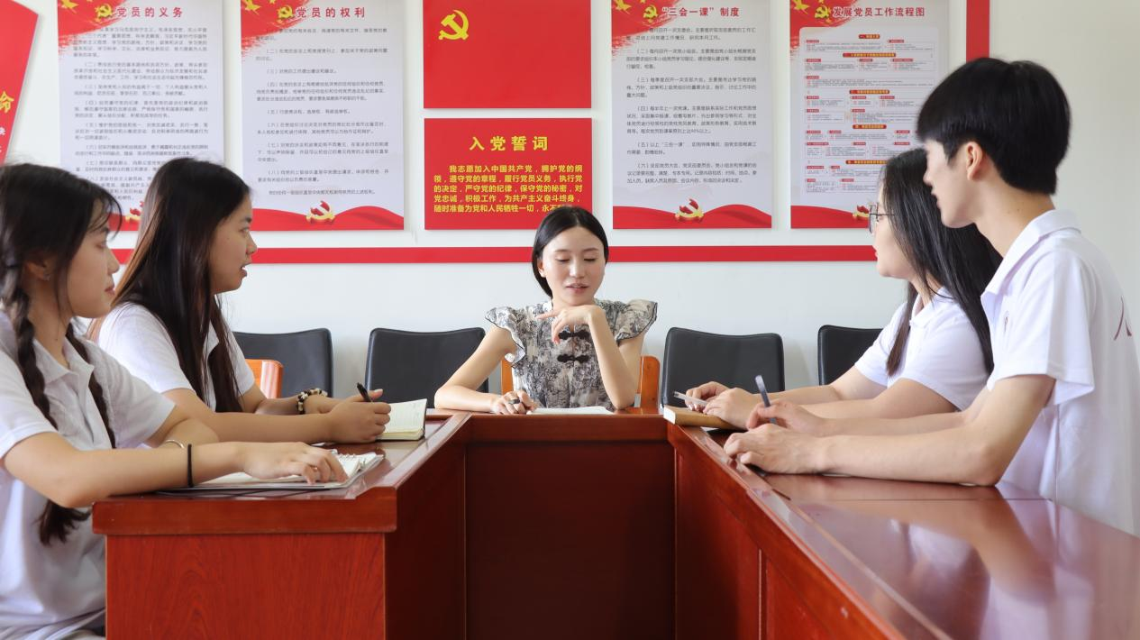 1352dd2901f54adda23b6393c719cc65.png 1352dd2901f54adda23b6393c719cc65.png